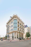 LYNS HOTEL