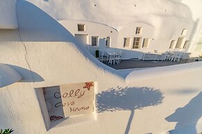Santorini Sunsets Oasis