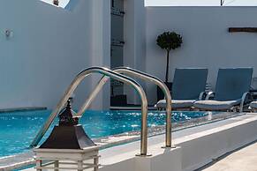 Santorini Sunsets Oasis
