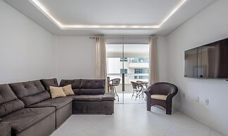 Apt w/ BBQ & Balcony, 450m From the Beach Sit1202