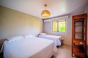 Casa DelMare Cond. com saída na praia