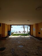 Casa DelMare Cond. com saída na praia