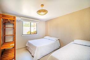 Casa DelMare Cond. com saída na praia