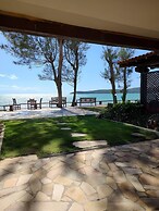 Casa DelMare Cond. com saída na praia