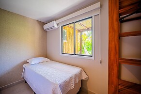 Casa DelMare Cond. com saída na praia
