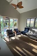 Casa DelMare Cond. com saída na praia