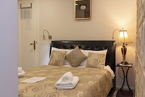 Queen Teuta Luxury Rooms Split