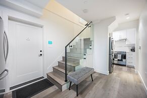 Sunny 1BR Detached Suite