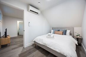 Sunny 1BR Detached Suite