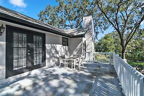 Rustic Hideaway - Great Location + Pet Friendly!
