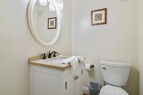 Rustic Hideaway - Great Location + Pet Friendly!