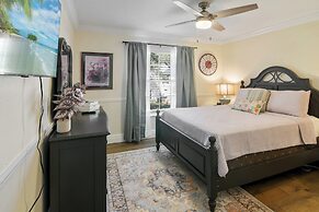 Rustic Hideaway - Great Location + Pet Friendly!