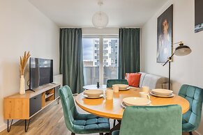 LILY APART the Big Screen Apartment