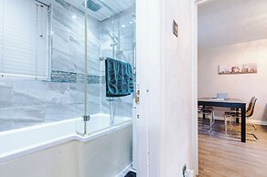 Modern 3-Bed - Near Etihad & City Centre