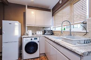 Modern 3-Bed - Near Etihad & City Centre
