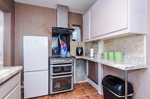 Modern 3-Bed - Near Etihad & City Centre
