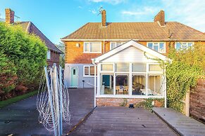 Modern 3-Bed - Near Etihad & City Centre