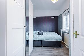 Modern 3-Bed - Near Etihad & City Centre