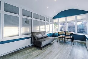 Modern 3-Bed - Near Etihad & City Centre