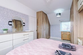Modern 3-Bed - Near Etihad & City Centre