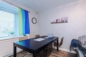 Modern 3-Bed - Near Etihad & City Centre