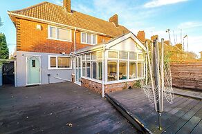 Modern 3-Bed - Near Etihad & City Centre