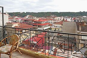 Central Grevena Retreat With Mountain Views