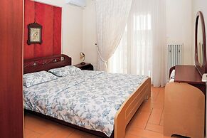 Central Grevena Retreat With Mountain Views