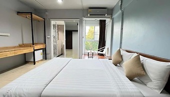 Collection O Mahidol Road