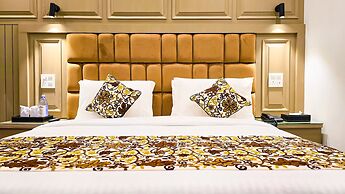 Hotel Twin Towers By Defoy