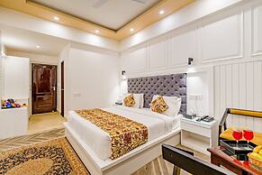 Hotel Twin Towers By Defoy