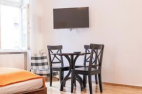 Cozy 2BR Apt Near Vienna Center
