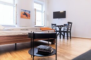 Cozy 2BR Apt Near Vienna Center