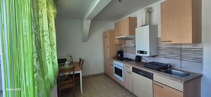 Modern 3BR Apt With Balcony City Center