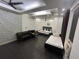 Hotel 82 Inn
