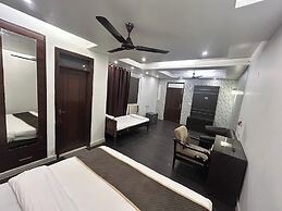 Hotel 82 Inn