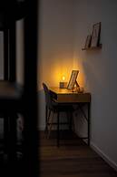 Moderne Stadt Zimmer mit eigenem Bad