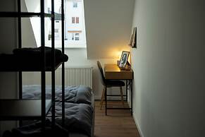 Moderne Stadt Zimmer mit eigenem Bad
