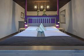 ROJ Rooms & Suites