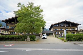 ROJ Rooms & Suites