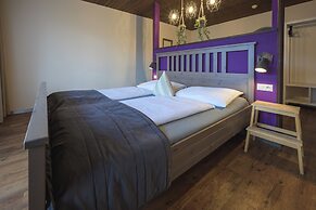 ROJ Rooms & Suites