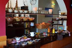 ROJ Rooms & Suites