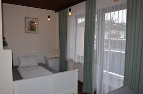 ROJ Rooms & Suites