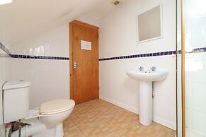 Pebbles Guest House - Flat 7