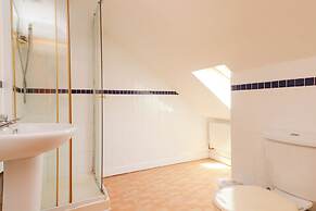 Pebbles Guest House - Flat 7