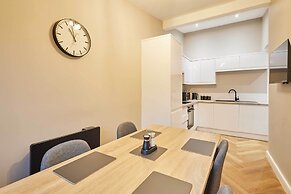 Host Stay Parkside Apartment