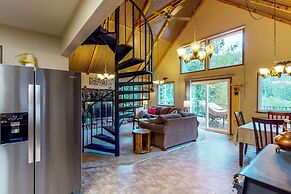 Deck & Mtn Views! Family A-frame Cabin Near Stream