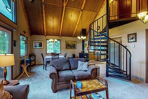 Deck & Mtn Views! Family A-frame Cabin Near Stream