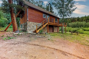 Deck & Mtn Views! Family A-frame Cabin Near Stream