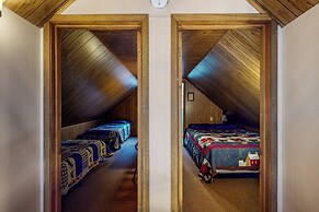 Deck & Mtn Views! Family A-frame Cabin Near Stream